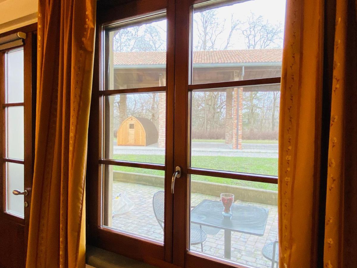 Country Hotel Castelbarco Vaprio d'Adda Bagian luar foto