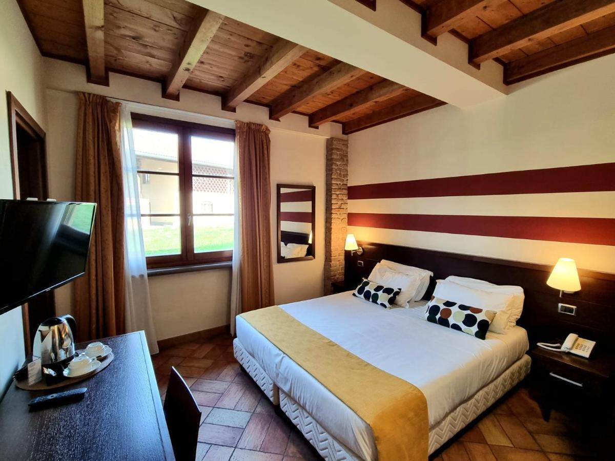 Country Hotel Castelbarco Vaprio d'Adda Bagian luar foto