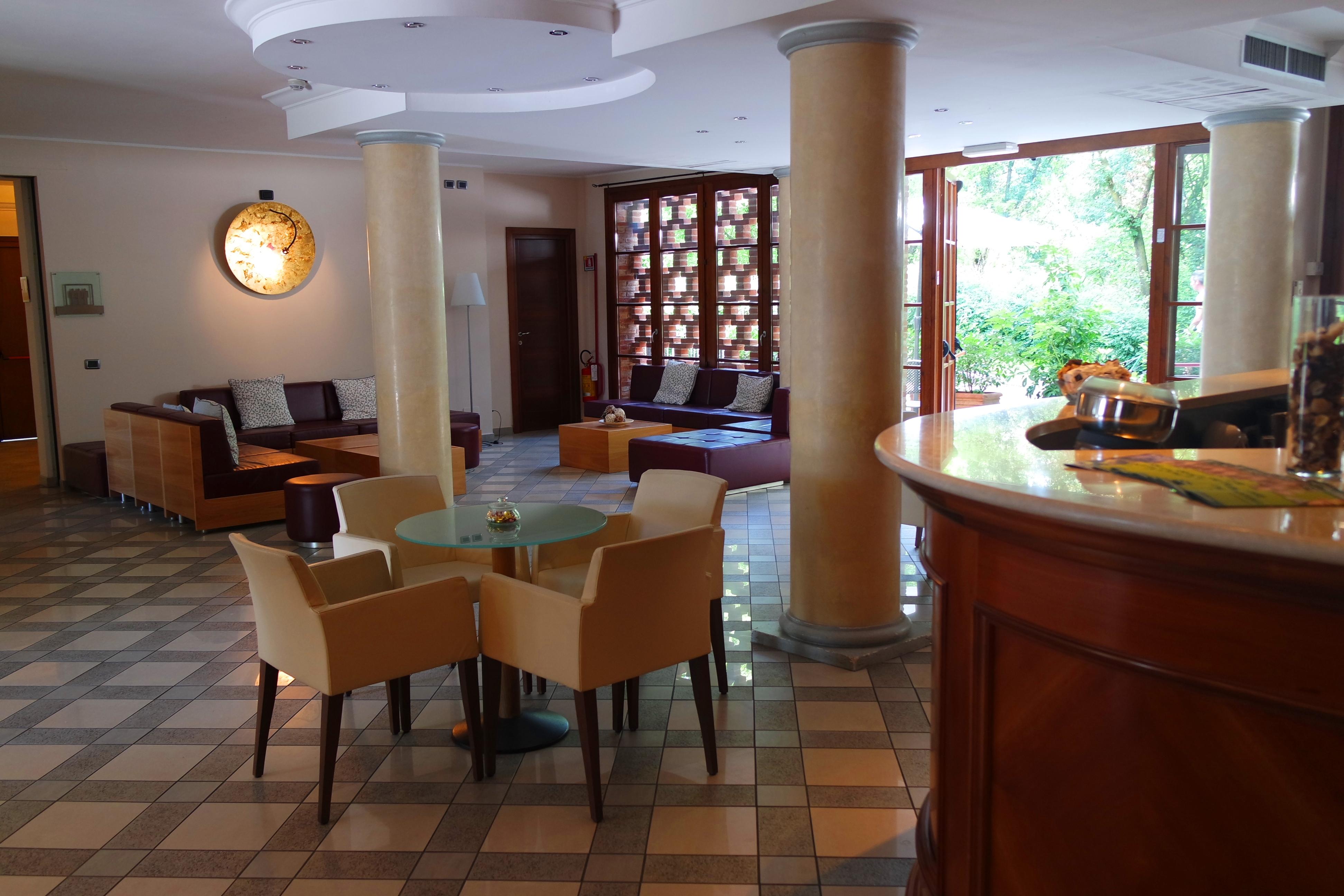 Country Hotel Castelbarco Vaprio d'Adda Bagian luar foto