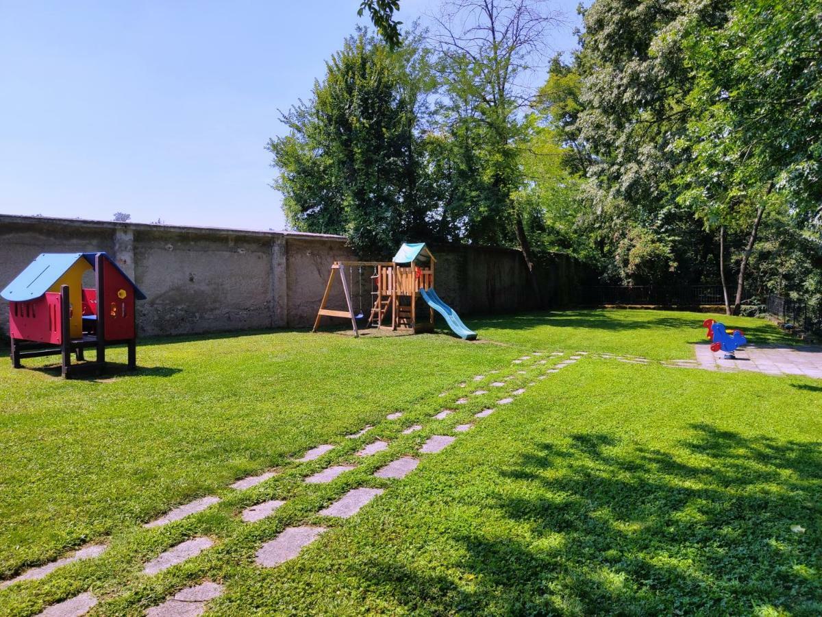 Country Hotel Castelbarco Vaprio d'Adda Bagian luar foto